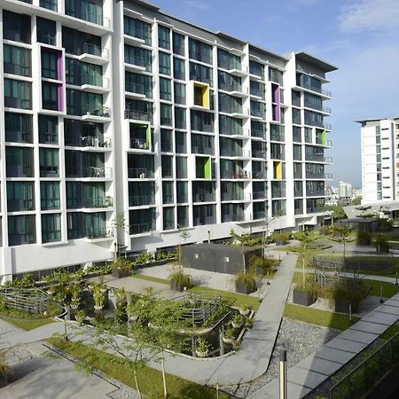 8Pax Cozy Home Stay Jazz Suites 1 Vivacity Kuching Sarawak 3Br ภายนอก รูปภาพ